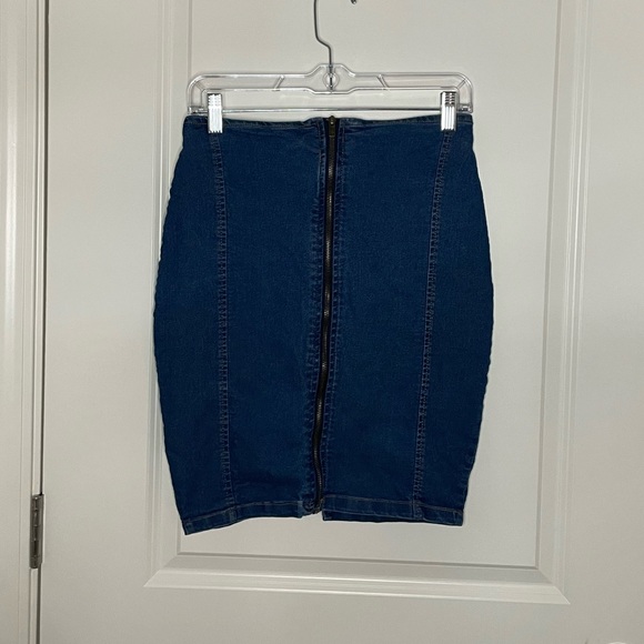 Medium Wash Denim Midi Skirt - Picture 2 of 5